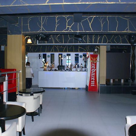Hotel Vakhtanguri Батуми Екстериор снимка