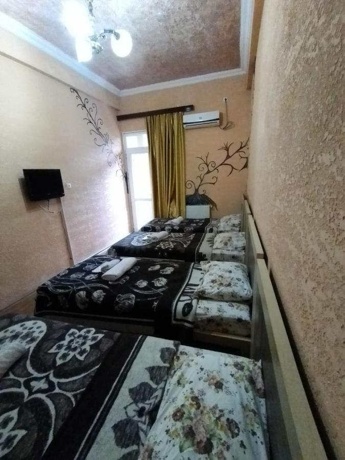 Hotel Vakhtanguri Батуми Екстериор снимка
