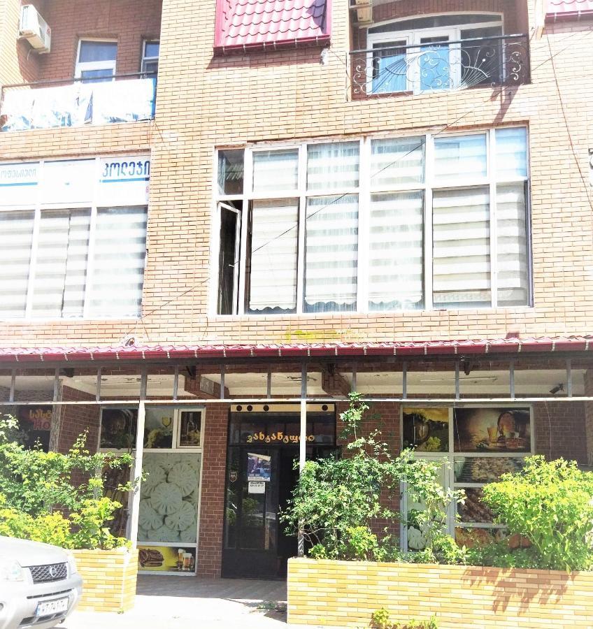 Hotel Vakhtanguri Батуми Екстериор снимка