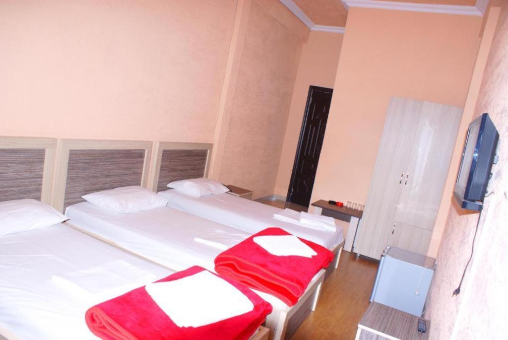 Hotel Vakhtanguri Батуми Екстериор снимка