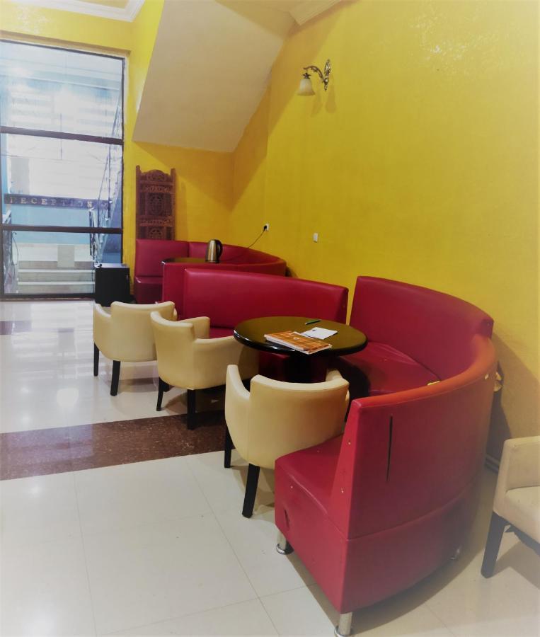 Hotel Vakhtanguri Батуми Екстериор снимка