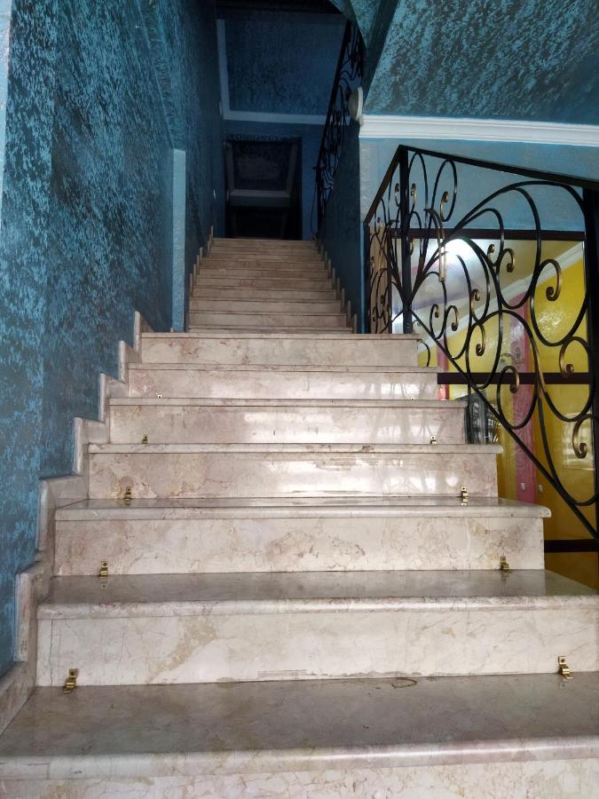 Hotel Vakhtanguri Батуми Екстериор снимка