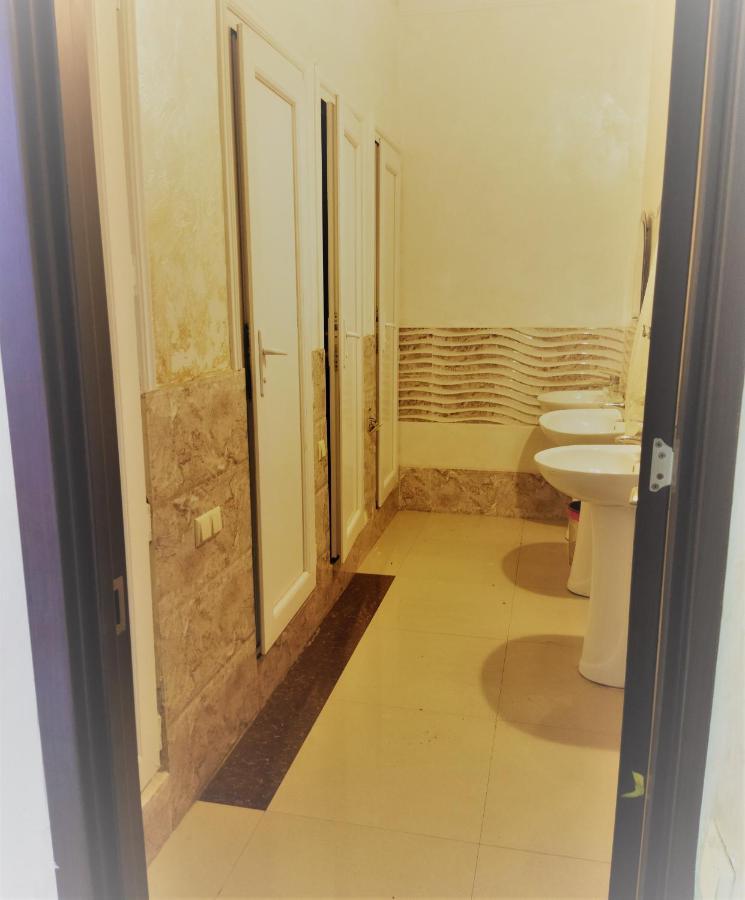 Hotel Vakhtanguri Батуми Екстериор снимка