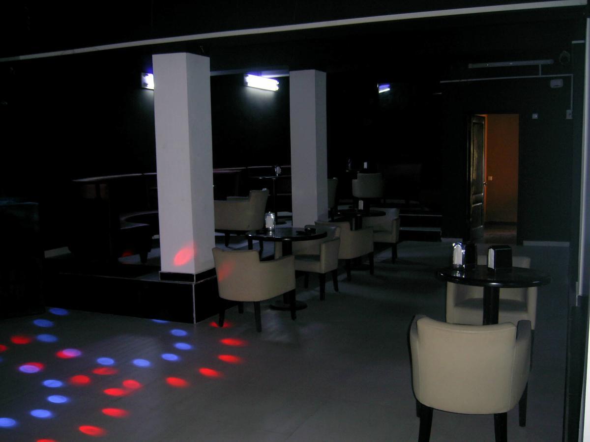 Hotel Vakhtanguri Батуми Екстериор снимка