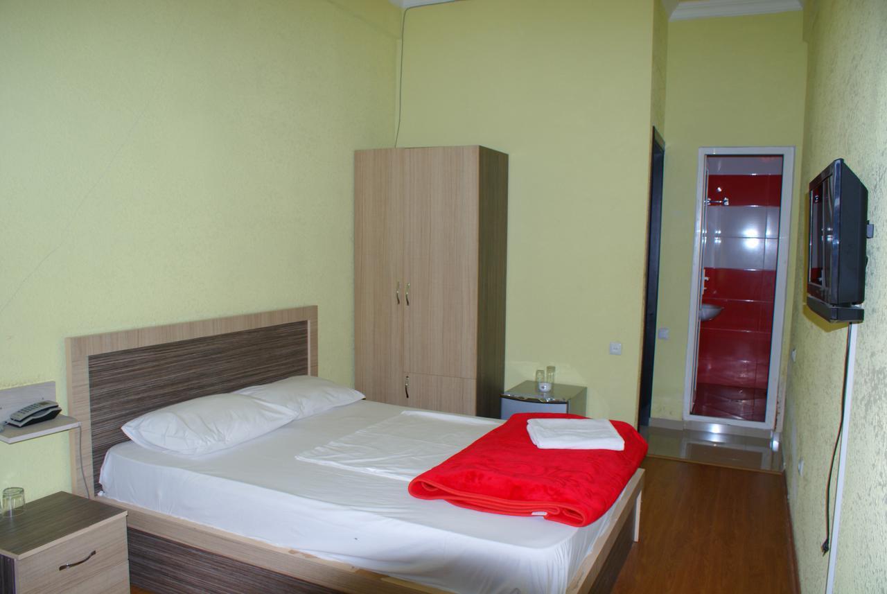 Hotel Vakhtanguri Батуми Екстериор снимка