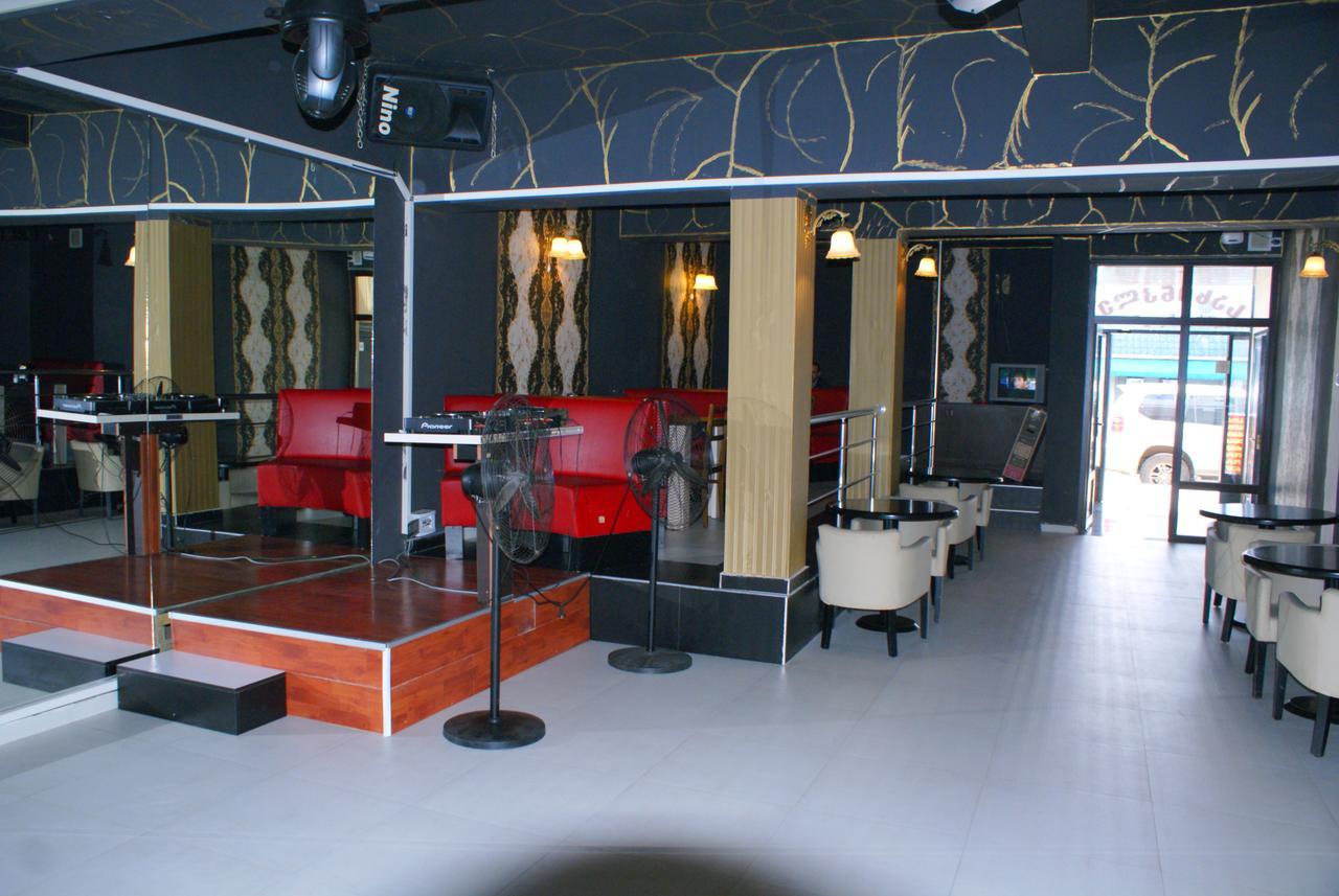 Hotel Vakhtanguri Батуми Екстериор снимка