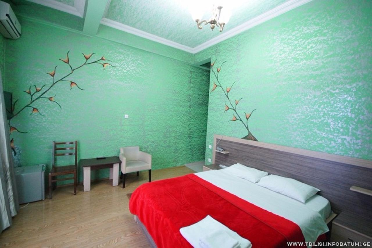 Hotel Vakhtanguri Батуми Екстериор снимка
