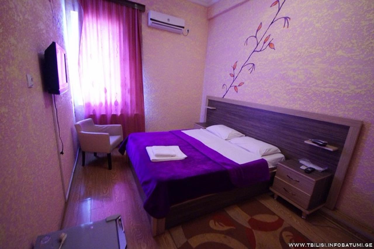 Hotel Vakhtanguri Батуми Екстериор снимка