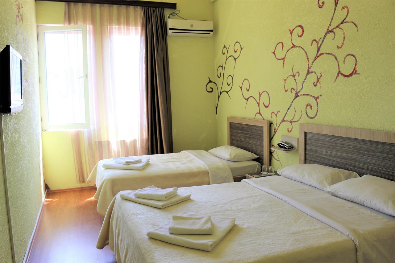 Hotel Vakhtanguri Батуми Екстериор снимка