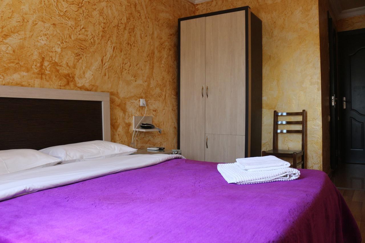 Hotel Vakhtanguri Батуми Екстериор снимка